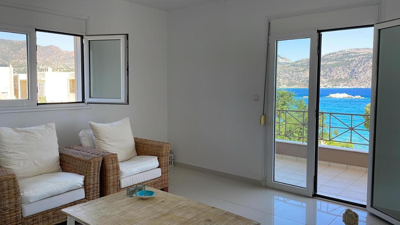 Locals Apartment Karpathos Luaran gambar